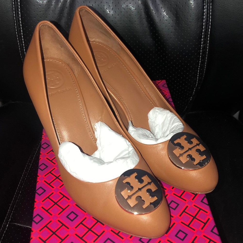 Tory Burch Alice Wedges - royal tan size 6.5
